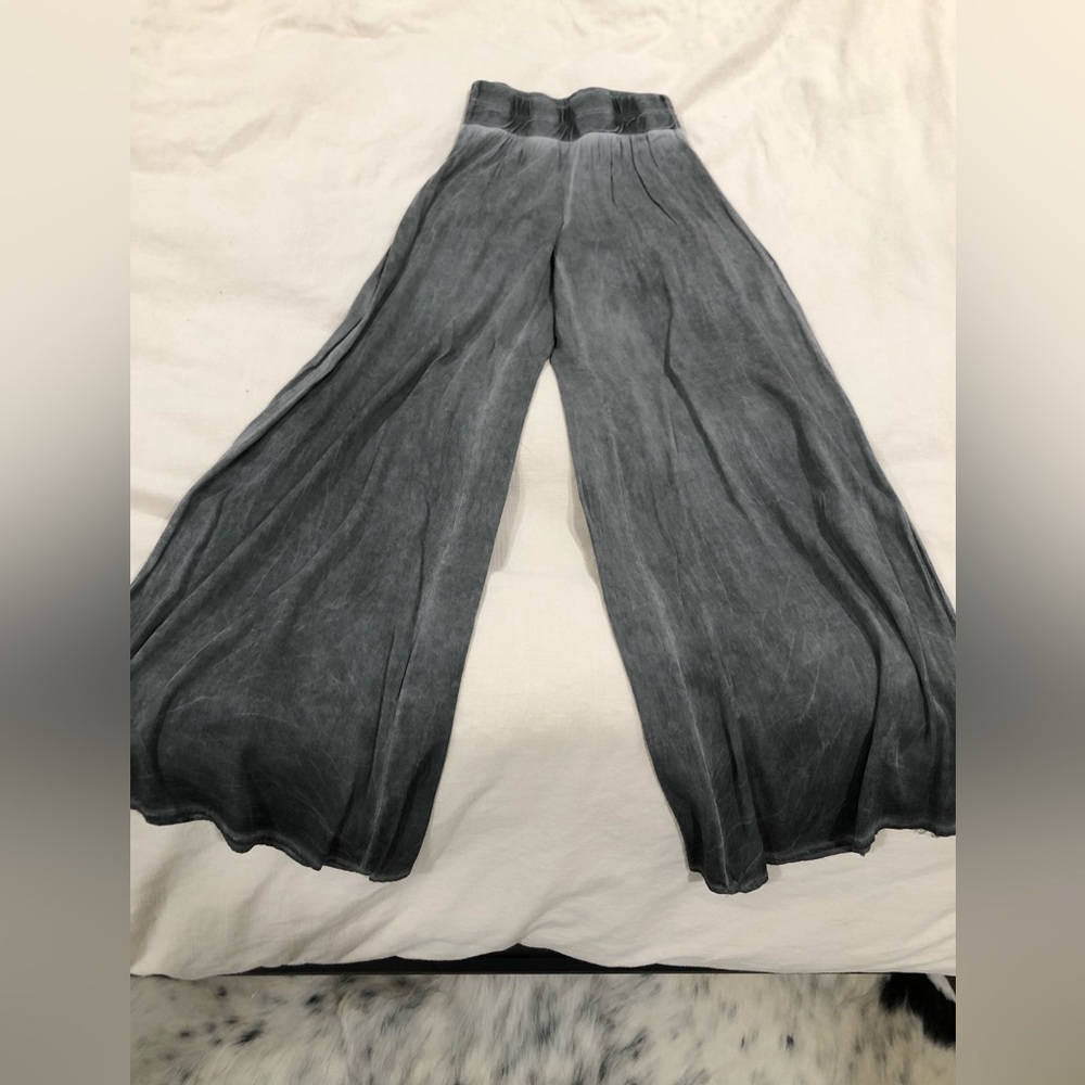 Wide leg pants